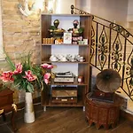 Sphendon Hotel